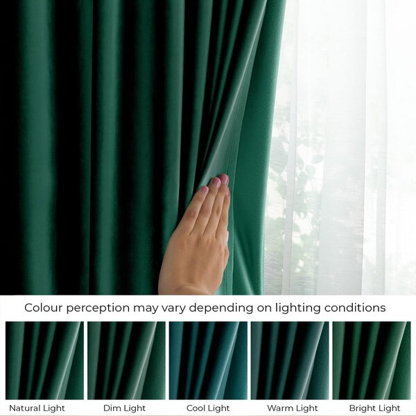 Tmavě zelený sametový dimout závěs 140x270 cm Pleat – Restilo