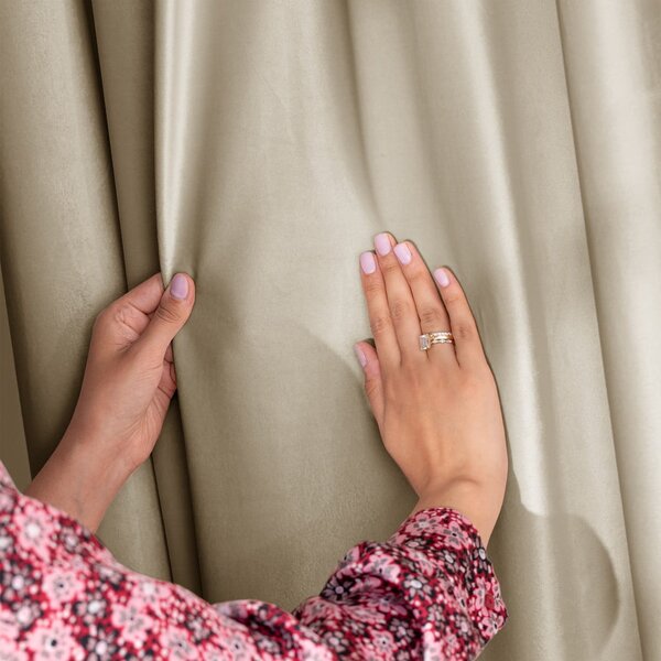 Hnědý/béžový sametový dimout závěs 140x245 cm Eyelets – Restilo