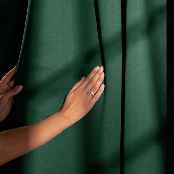Tmavě zelený dimout závěs 140x175 cm Kierra – Restilo
