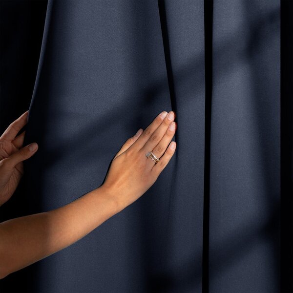 Tmavě modrý dimout závěs 140x175 cm Kierra – Restilo