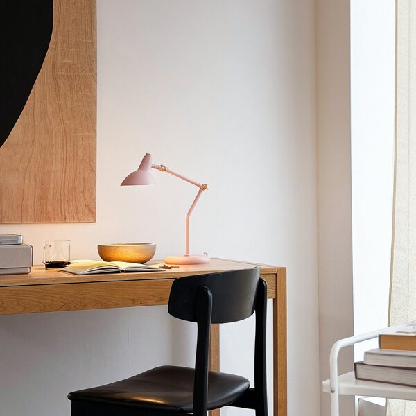 Stolní lampa Dyberg Larsen, Vela, Pudrová, Obývací pokoj, Kov, Skandinávský