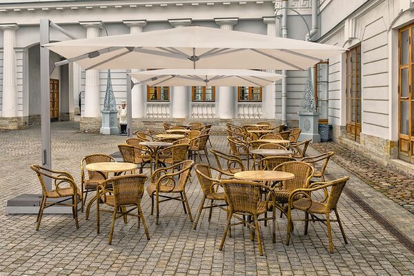 Glatz Profesionální boční slunečník Ambiente Nova, čtvercový 350x350 cm (3,5x3,5 m), rám eloxovaný hliník, potah akryl 300 g/m2, barva dle vzorníku
