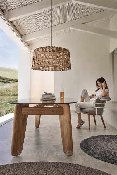 Gloster Venkovní lampa solární/LED závěsná velká Ambient Mesh, Gloster, 79x38 cm, výplet umělý ratan hnědobéžový (carob), vč. dálkového ovládání a kabelu 2,5 m