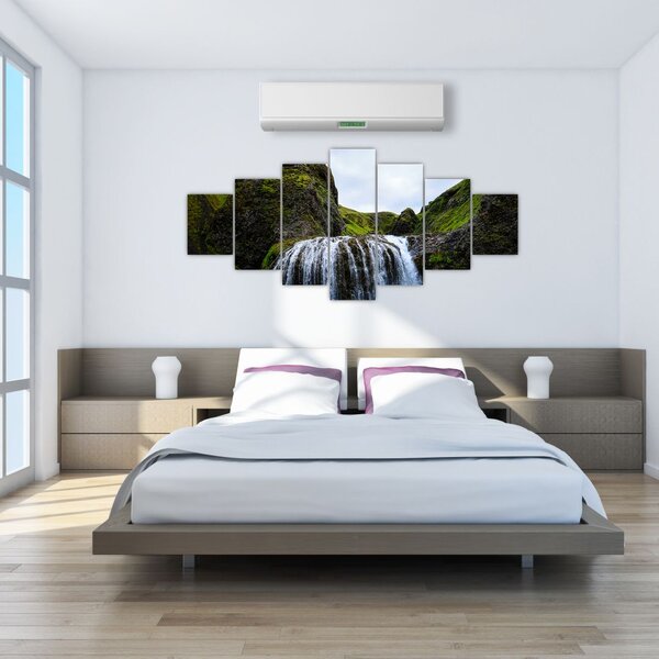 Obraz útesu s vodopádem (210x100 cm)