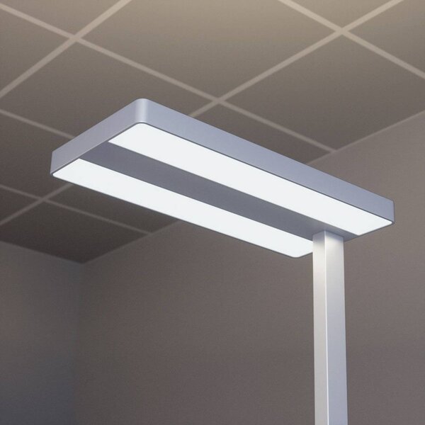 Arcchio LED stojací lampa Logan Neo, stříbrná, stmívatelné, kovová, stmívatelný, Hliník / šedá / zinek, Pracovna / kancelář, Hliník, Moderní