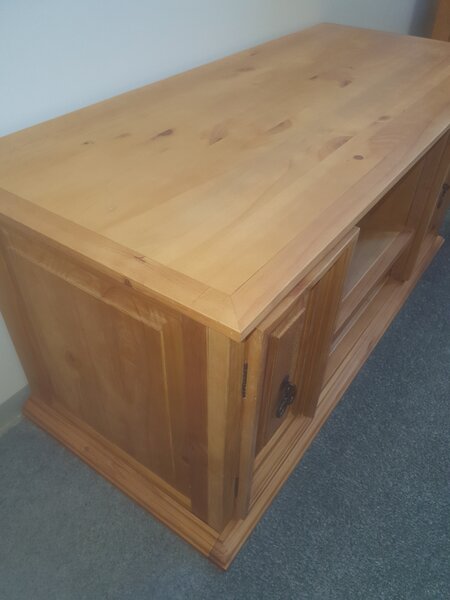 SOB Nábytek - Masivní TV stolek 120 cm Hacienda dřevo borovice - F0EP-009-NEW