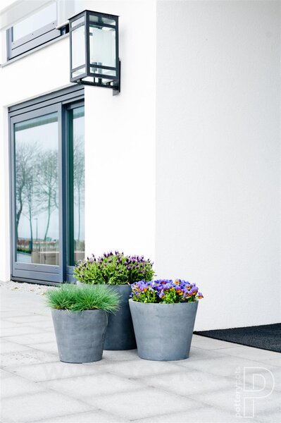 Pottery Pots Venkovní květináč kulatý Bucket M, Grey (barva šedá), kolekce Natural, kompozit Fiberstone, průměr 58 cm x v 50 cm, objem cca 95 l