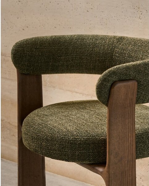 Khaki/hnědé jídelní křeslo s područkami z jasanového dřeva Granite – Kave Home