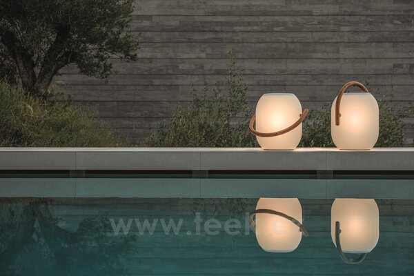 Gloster Venkovní solární LED lampa Ambient Cocoon, Gloster, 31x40x46 cm, polypropylen, madlo teak, vč. dálkového ovládání a nabíjecího kabelu