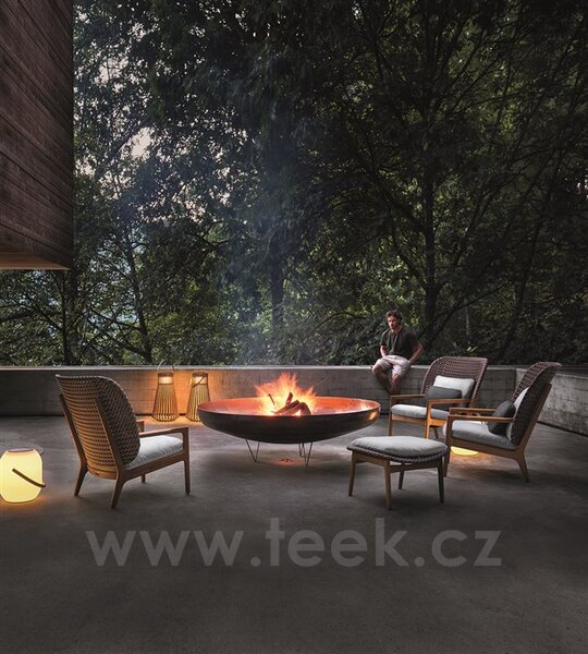 Gloster Podnožka Kay, Gloster, 67,5x57x39,5 cm, rám teak, výplet umělý ratan barva Brindle, sedák venkovní látka kat. B barva dle vzorníku