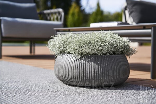 Pottery Pots Venkovní květináč kulatý Eileen XXL, Dark Grey (barva tmavě šedá, svislé pruhy), kolekce Ridged, materiál Ficonstone, průměr 53 cm x v 21 cm, objem cca 40 l