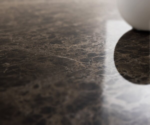 DELIFE Jídelní stůl Edge oválný tvar 180-220×100 cm keramika emperador extra lucidato tmavě hnědá podnož ve tvaru V plochá ocel černá rozkládací
