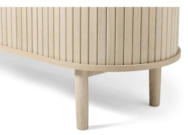 Komoda v dekoru dubu s posuvnými dveřmi v přírodní barvě 140x76x45 cm Meta – Unique Furniture