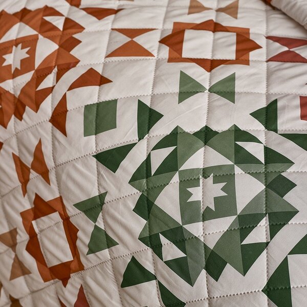 Béžový prošívaný přehoz 220x230 cm Autumn Patchwork Geo – Catherine Lansfield