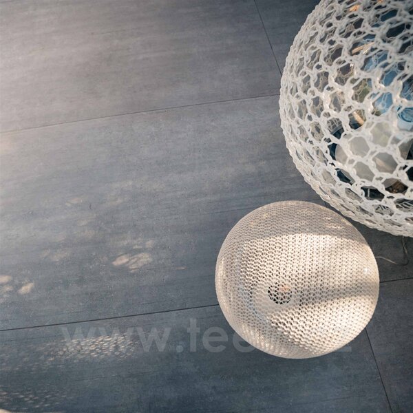 Tribu Venkovní stojací LED lampa Madame Latoque, Tribu, průměr 30 cm, barva linen