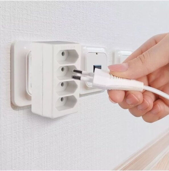 Rozbočovací zásuvka 4x2,5A/230V
