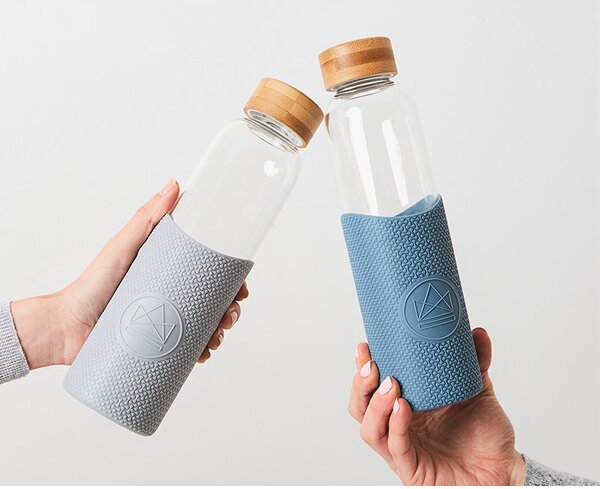 Skleněná láhev s rukávem, 550ml, Neon Kactus, modrá