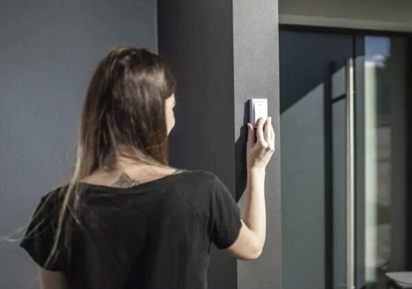 Bezdrátový zvonek do zásuvky 230V IP44 bílá