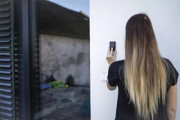 Bezdrátový zvonek do zásuvky 230V IP44 černá