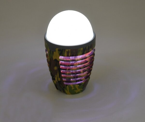 LED Přenosná nabíjecí lampa s lapačem hmyzu LED/2W/3,7V IPX4 maskáčová