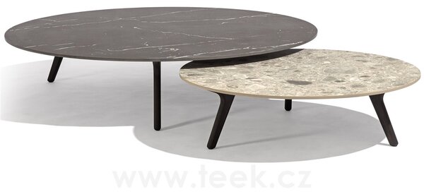 Manutti Nízký stůl Torsa, Manutti, kulatý prům. 100x24 cm, rám teak, deska keramika 12 mm, dekor fossil