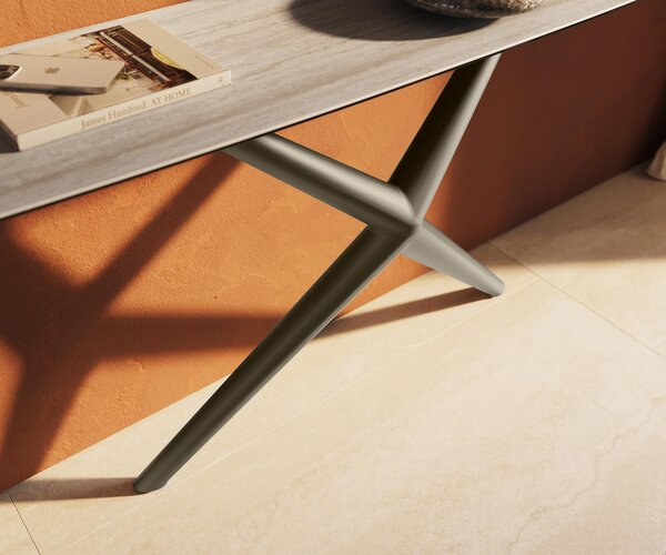 DELIFE Konzolový stůl Edge Boot 180×40 cm keramika Laminam® Travertino Bianco krémově bílá Estelo kov titanová barva