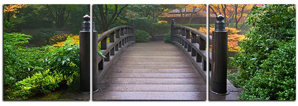 Obraz na plátně - Dřevěný most v podzimní zahradě - panoráma 5186C (90x30 cm)