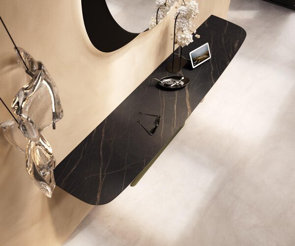 DELIFE Konzolový stůl Edge oválný tvar 180×40 cm keramika Laminam® Noir Desir hnědá Estelo kov titanová barva