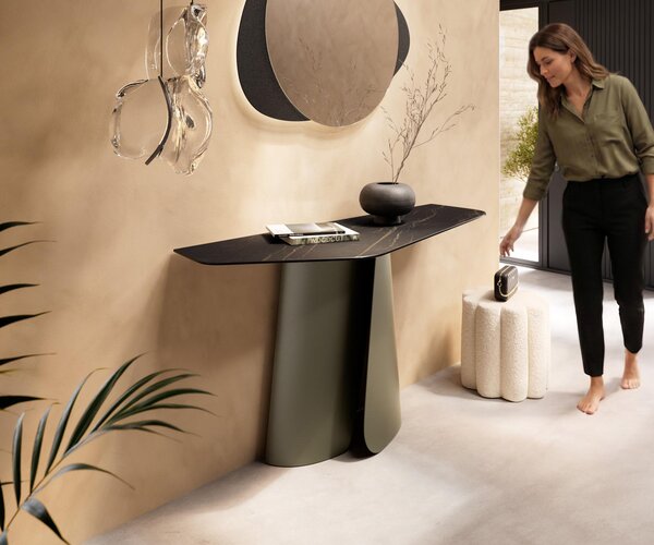 DELIFE Konzolový stůl Edge polygonální 140×50 cm keramika Laminam® Noir Desir hnědá Livos kov titanová barva