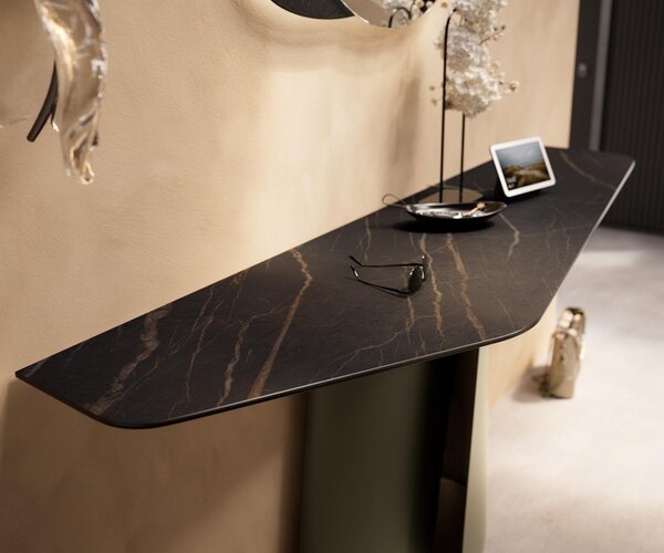 DELIFE Konzolový stůl Edge polygonální 180×50 cm keramika Laminam® Noir Desir hnědá Livos kov titanová barva