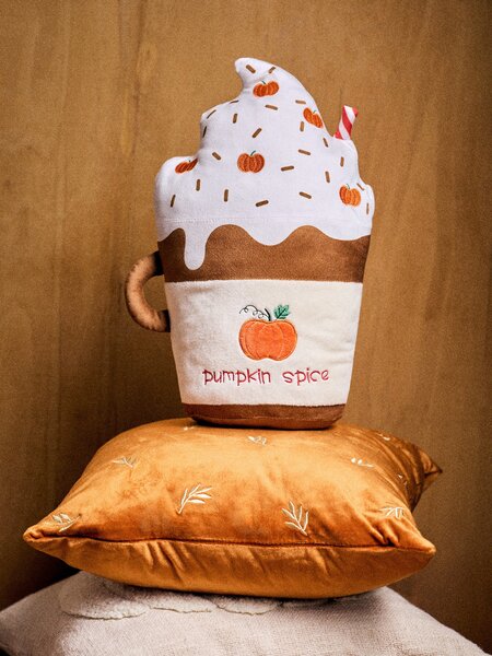 Sinsay - Dekorační polštář ve tvaru nápoje Pumpkin Spice Latte - vícebarevná