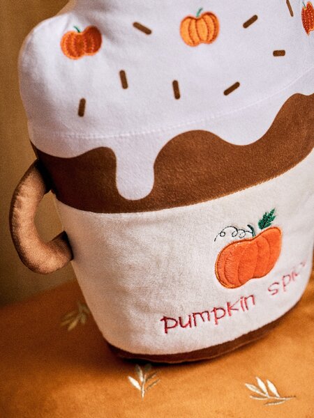 Sinsay - Dekorační polštář ve tvaru nápoje Pumpkin Spice Latte - vícebarevná