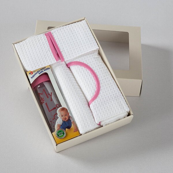 Dětský set Veba RUMBA v dárkové krabici bílá s růžovou lemovkou a kojeneckou lahví Velikost: 100x100-osuška + 30x43-ručník + slintáček + žínka + kojenecká lahvička