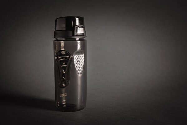 Uzamykatelná sportovní láhev 720 ml, Swiss Peak, černá