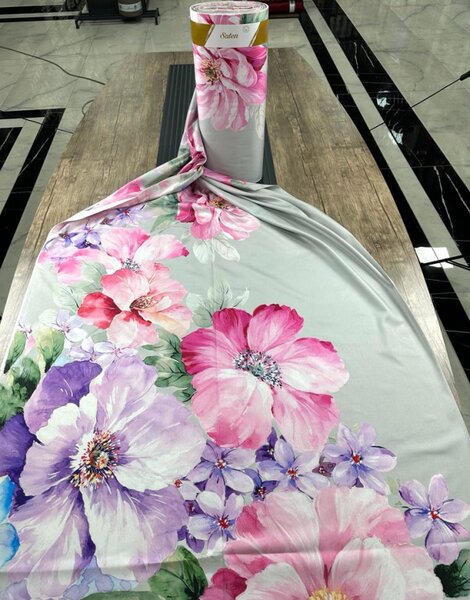 Ervi Bavlna Satén Delux š.240 cm Malované růžové a fialové květy - 1040, metráž