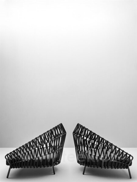 Varaschin Denní postel Emma Cross, Varaschin, 185x154x130 cm, rám hliník, pásový výplet, matrace a 7 opěrných polštářů venkovní látka kat. C, barevné provedení dle vzorníku