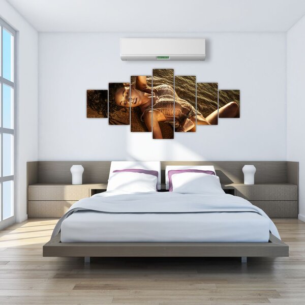 Obraz ženy ležící na pláži (210x100 cm)