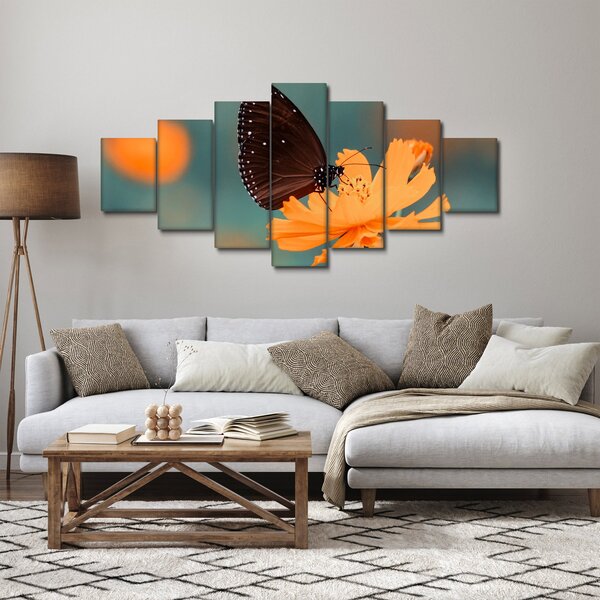 Obraz - motýl na oranžové květině (210x100 cm)