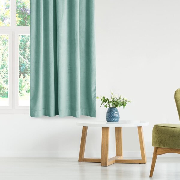Světle zelený sametový dimout závěs 140x270 cm Eyelets – Restilo