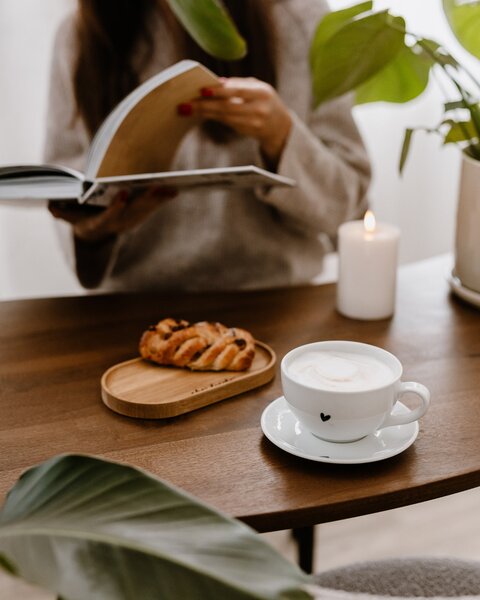 Dřevěný servírovací tácek Kafe a koláček – menší