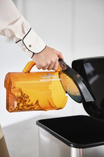 Rowenta - Bezsáčkový vysavač COMPACT POWER 1,5l 750W/230V černá/oranžová