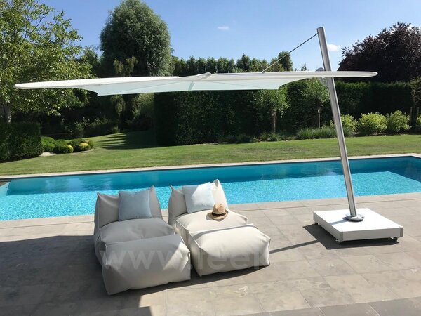 Umbrosa Boční slunečník Spectra, 80° nakloněný, Umbrosa, čtvercový 250x250 cm, rám hliník, potah Solidum akryl 250 g/m2 barva dle vzorníku, bez stojanu
