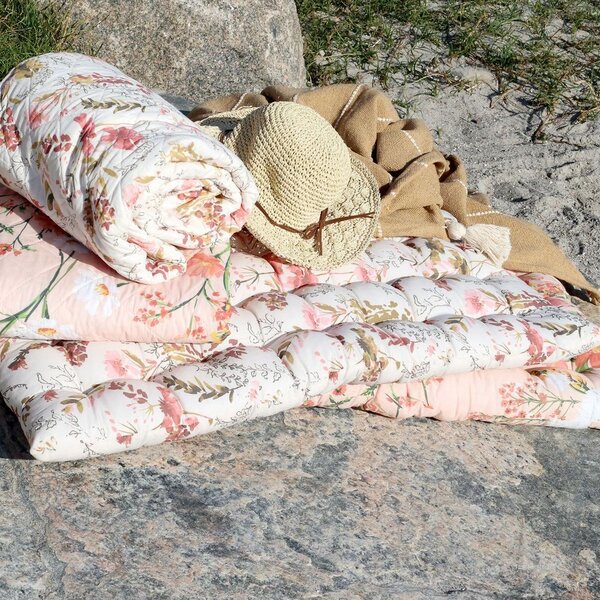 Krémová matrace s květy Aix Quilt Wild Flowers - 60*100 cm - Chic Antique