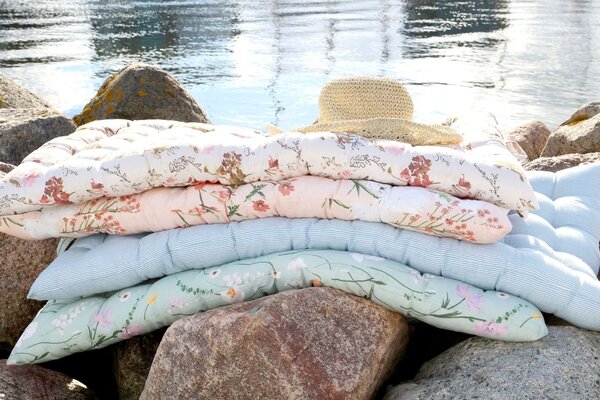 Zelená matrace s květy Aix Quilt Wild Flowers - 60*100 cm - Chic Antique