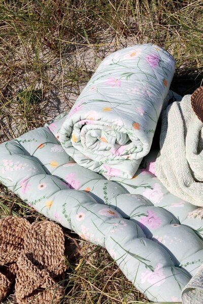 Zelená matrace s květy Aix Quilt Wild Flowers - 60*100 cm - Chic Antique
