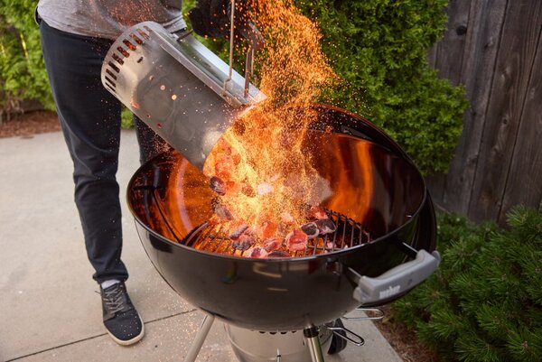 Weber Gril na dřevěné uhlí Original Kettle Premium - 57 cm