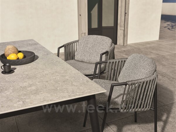 Stern Jídelní křeslo Zoe, Stern, 61x55x70 cm, rám lakovaný hliník černý (black matt), lankový výplet barva basalt, venkovní látka barva Mélange grey