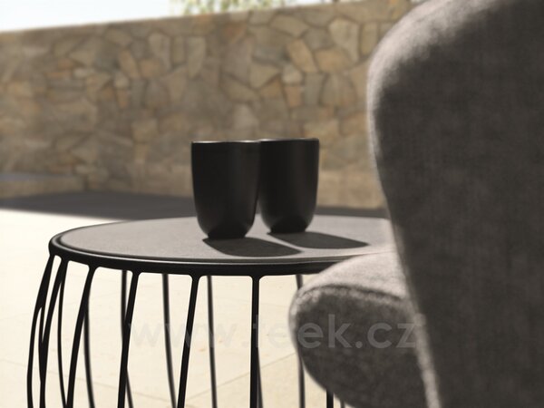Stern Odkládací stolek Oxo, Stern, kulatý 57x37 cm, průměr desky 48 cm, rám lakovaný hliník černý (black matt), deska keramika dekor Stone grey