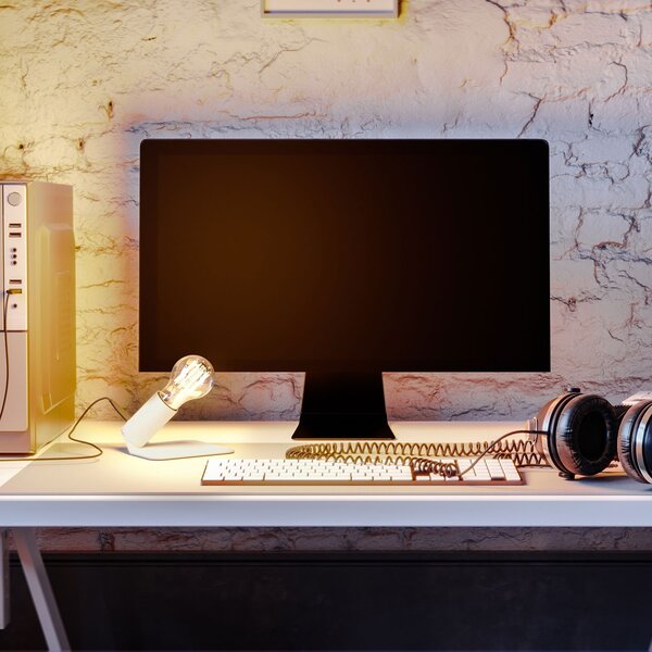 Creative cables Stolní lampa SI! 5V se žárovkou A60 a kovovým podstavcem Barva: Matná měď