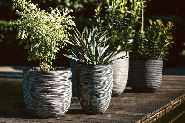 Capi Europe Květináč kulatý Rib NL, Capi, průměr 35 cm, výška 34 cm, recyklovatelná PE směs, barva anthracite